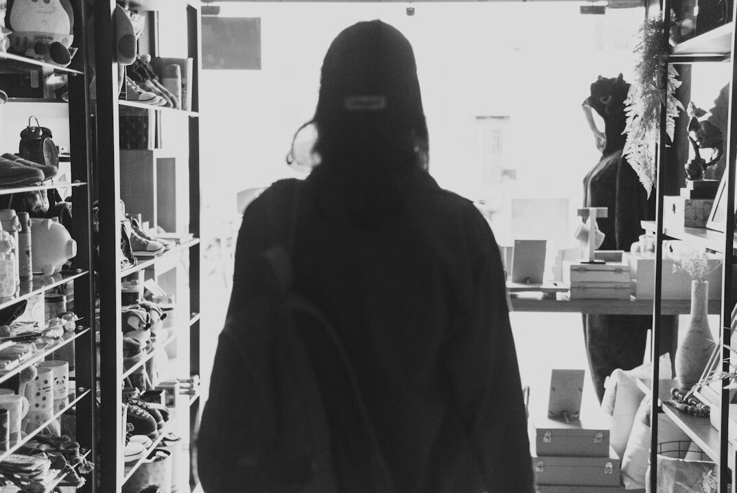 shoplifter caught in act