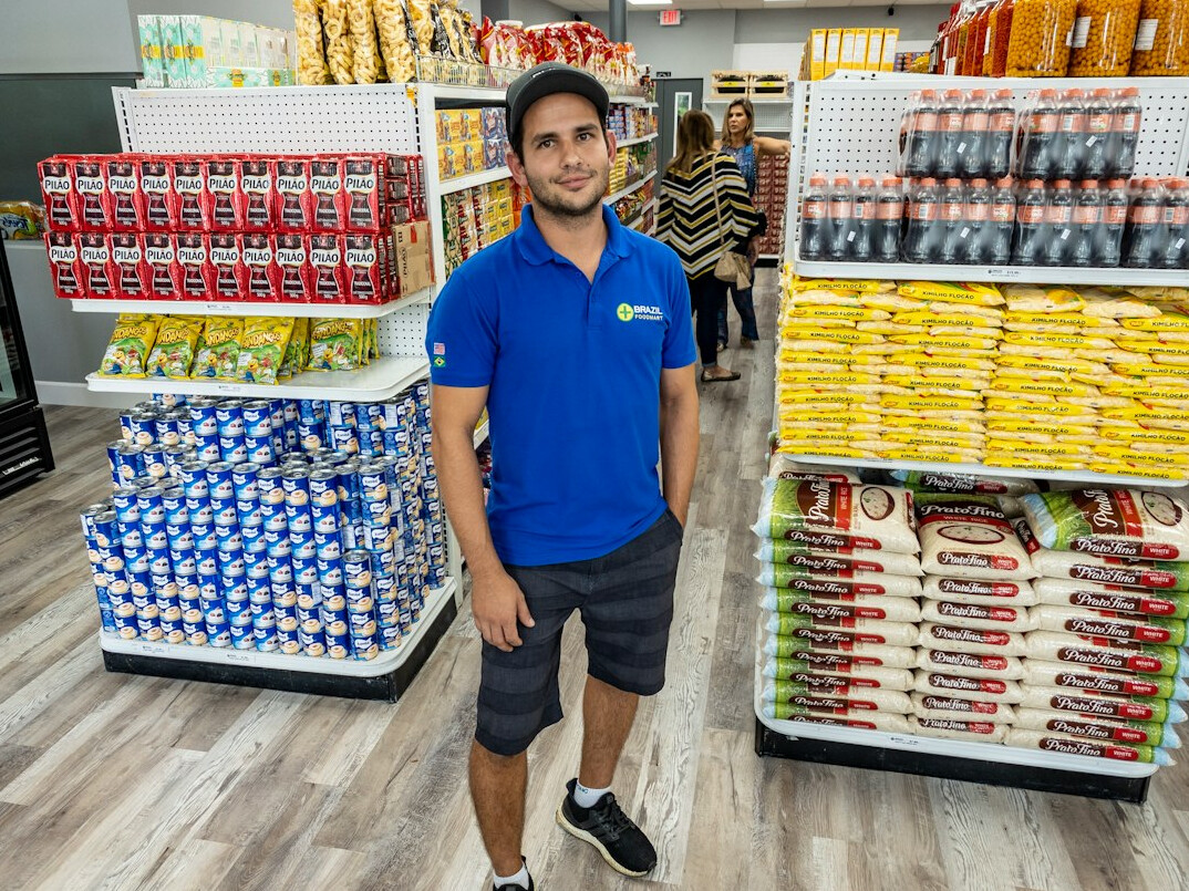 retail employee uniform